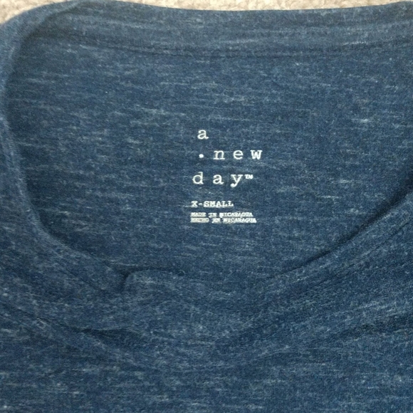 Long sleeve Blue shirt - Picture 2 of 3